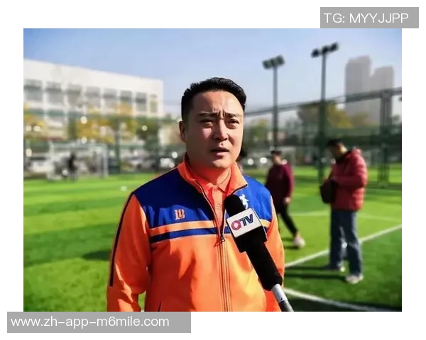 足球寿星的传奇人生与不朽精神在绿茵场上的辉煌历程